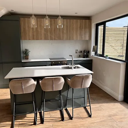 Holiday home Stylish 20 Mins From *